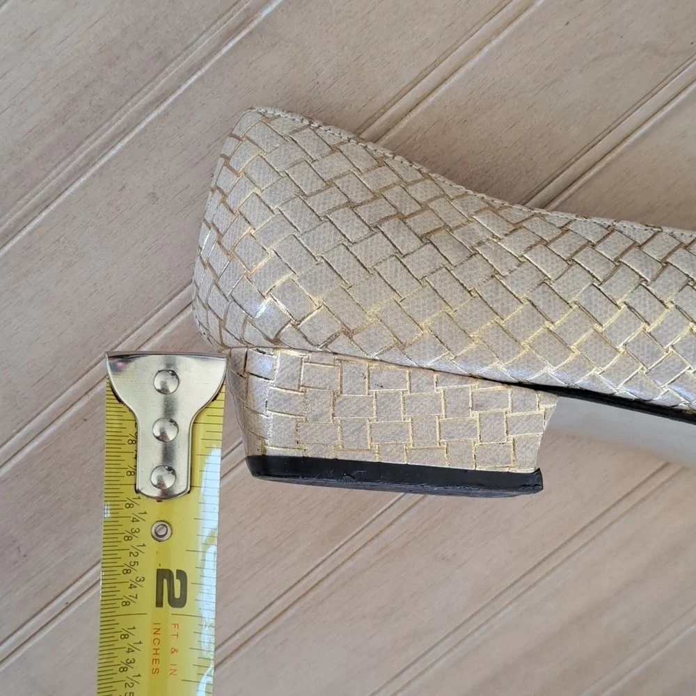 Vintage Bob Baker Gold Festive Woven Quality Round Toe Block Low Heel Pumps